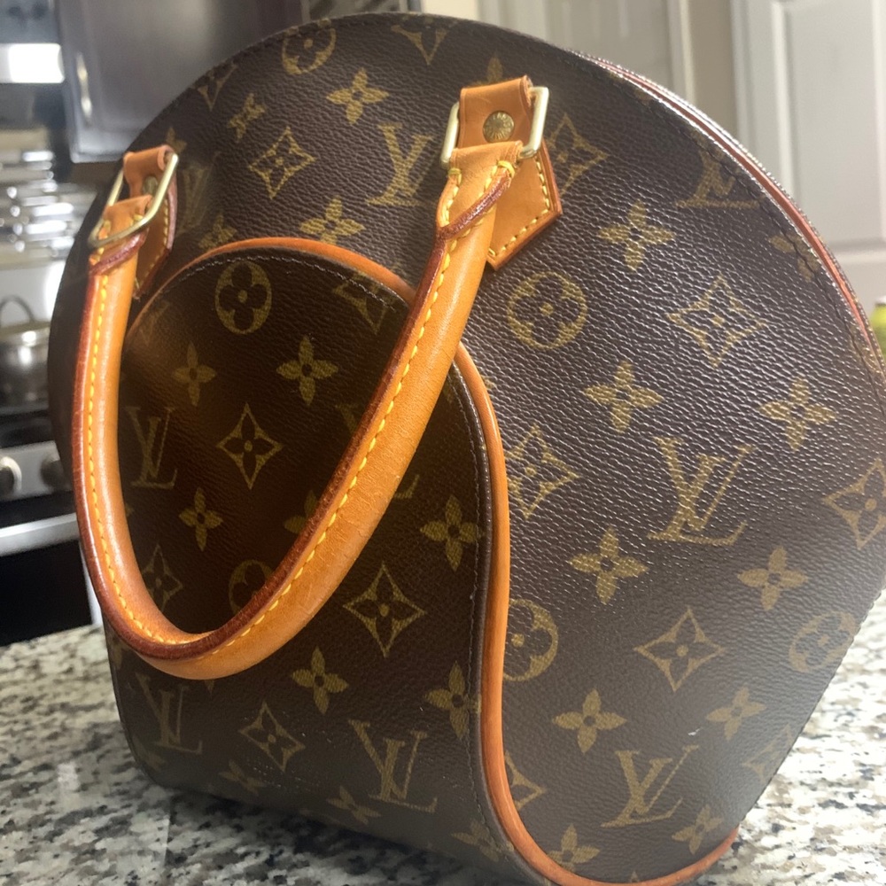 Louis Vuitton Monogram Ellipse PM